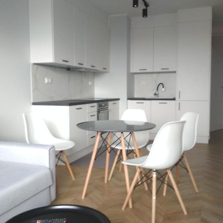Airport 3Rooms New Apartment With Parking Varşovia Exterior foto