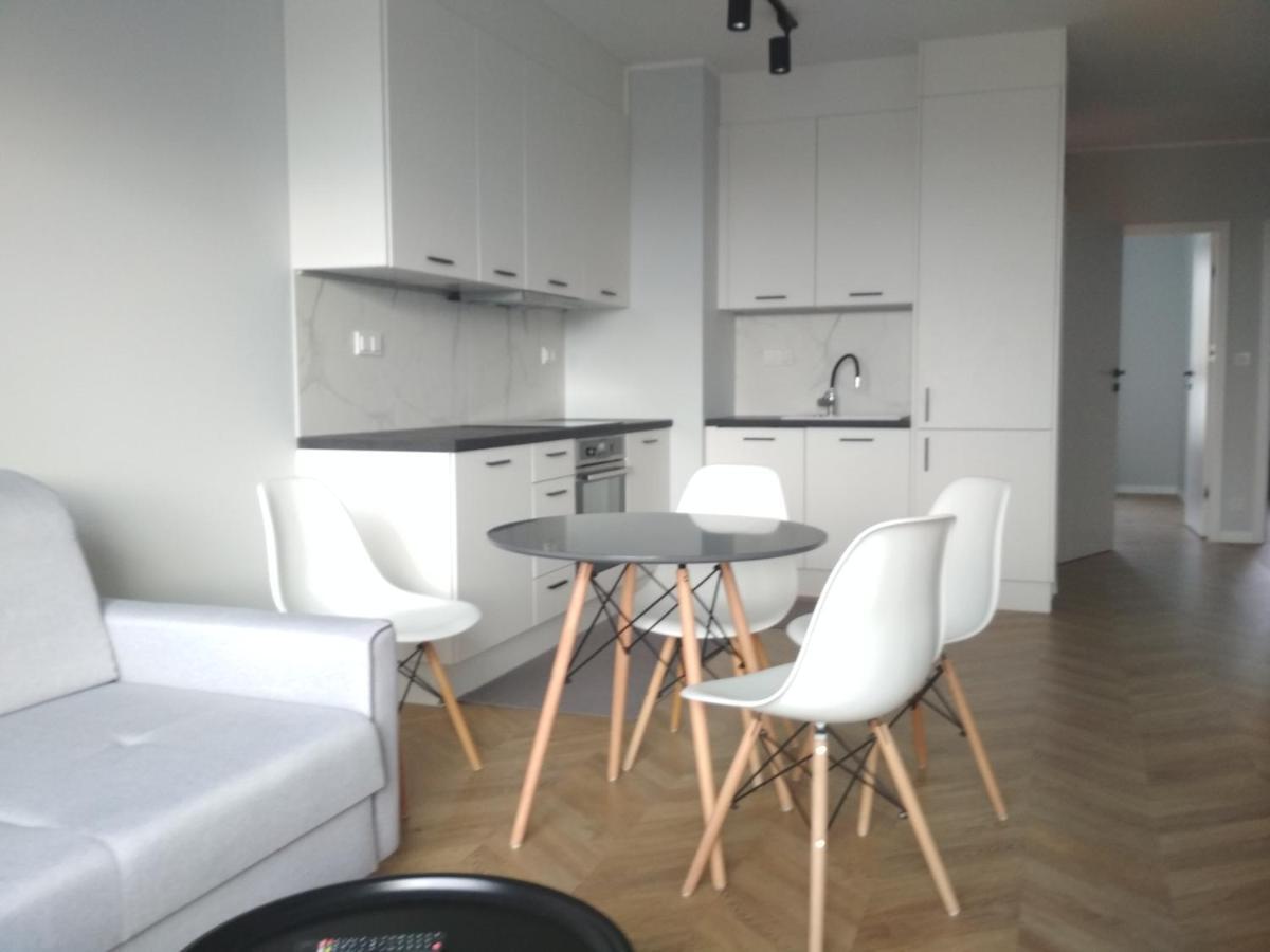 Airport 3Rooms New Apartment With Parking Varşovia Exterior foto